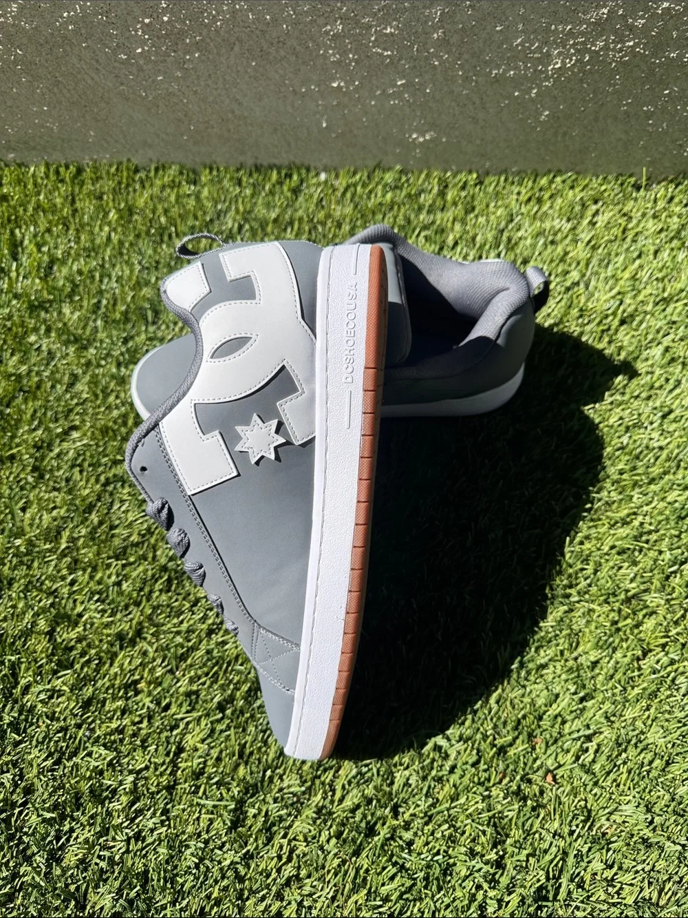 New mens DC Low-Top Skate Sneakers in Grey